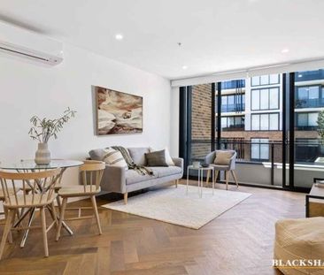 Large 1 bedroom - Photo 6