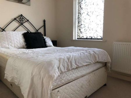 Franklin Court, Brook Road, Borehamwood, WD6 - Photo 3