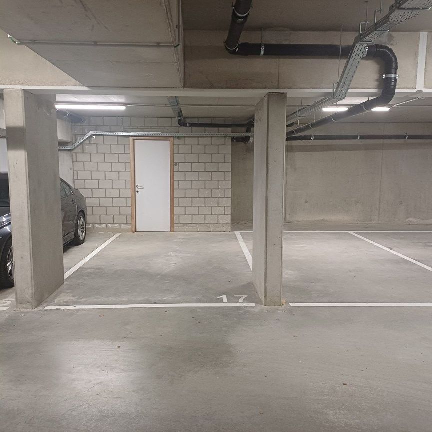 Instapklaar gelijkvloers appartement in Peer centrum met ruim terras + tuintje. - Foto 1