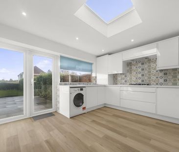 2 bedroom end of terrace house to rent - Photo 1