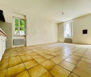Appartement T3 de 70.39m² rez-de-chaussée en centre ville - Photo 1