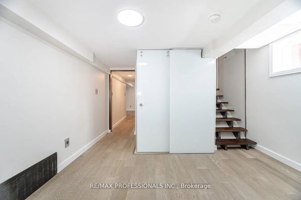 For Lease - 39 Old Oak Road Unit# Bsmt, Toronto, Ontario - Photo 1