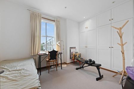 3 bedroom flat to rent - Photo 5