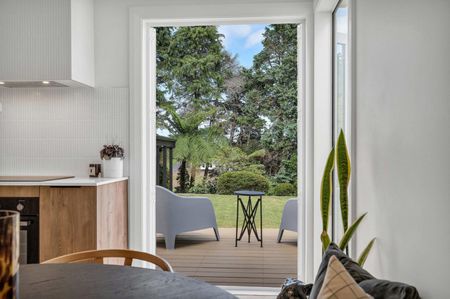 Renovated Cottage in Park-Side Location - Photo 3