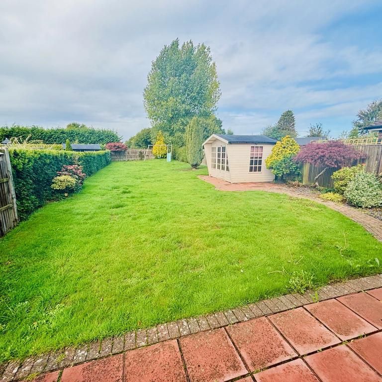 2 bedroom detached house to rent - Photo 1