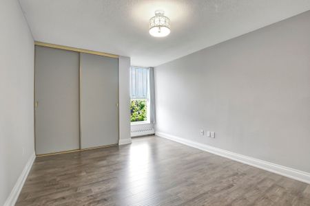 For Lease - 420 Mill Road Unit# 309, Toronto, Ontario - Photo 4