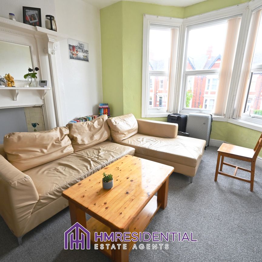 2 bedroom Flat for rent Available 05/10 /2025 Wingrove Road, Fenham, Newcastle Upon Tyne, NE4 9BQ - Photo 1