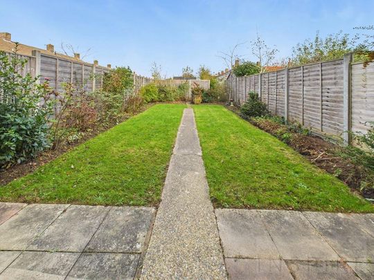 3 bedroom terraced house to rent - Photo 1