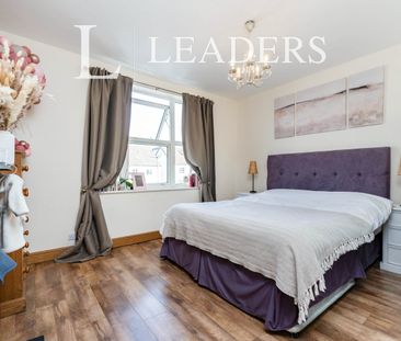 3 bedroom semi-detached to rent Salfords, Redhill - Photo 5