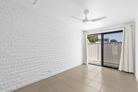 Spacious Duplex in Broadbeach Waters - Photo 5