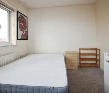 4 bedroom townhouse to rent - Photo 3