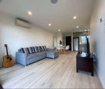 Beautiful Modern Townhouse with Great Location - Photo 2