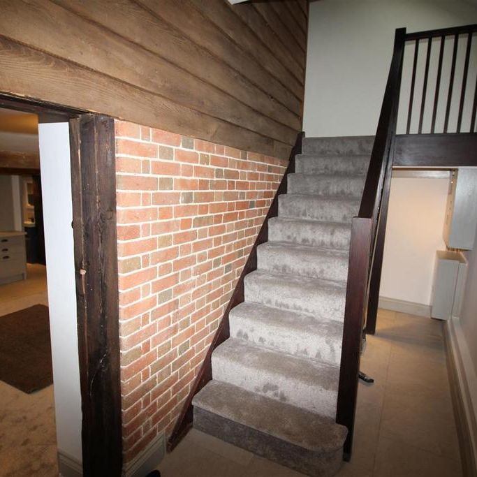2 bedroom end of terrace house to rent - Photo 1