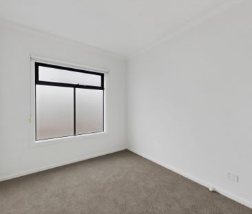 107 Prudence Parade, Point Cook VIC 3030 - House For Rent | Domain - Photo 4