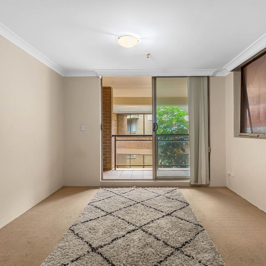 Centrally located In Hurstville C. B.D - One Bedroom Apartment With Car space - Photo 1