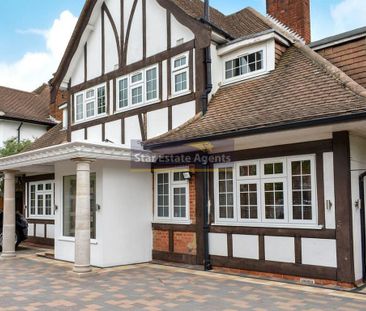 6 bedroom detached house to rent - Photo 5