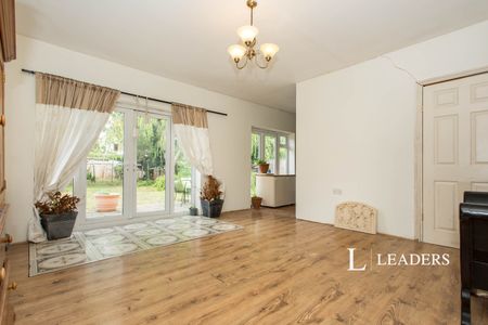 4 bedroom bungalow to rent Oakington Road, CB24 - Photo 3