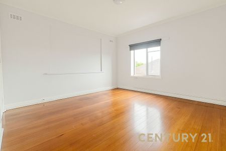 Private & Peaceful Living in a Prime Dandenong Location - Photo 5