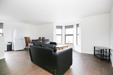 3 bed apartment to rent in Warton Terrace, Newcastle Upon Tyne, NE6 - Photo 5