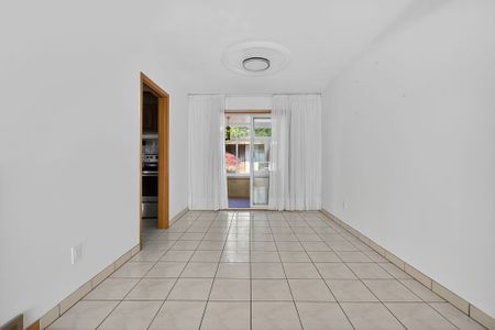 For Lease - 246 Thaler Avenue, Kitchener, Ontario - Photo 3