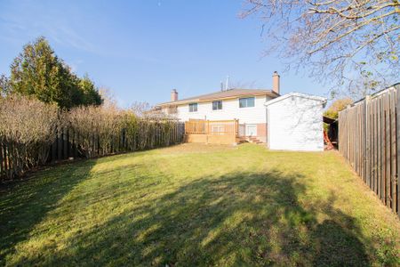 All INCLUSIVE MAIN UNIT IN THOROLD!!! - Photo 5