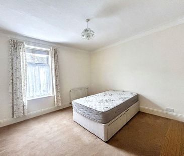 2 bed terraced house to rent in NE24 - Photo 3