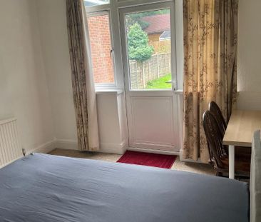 House share to rent - Photo 4