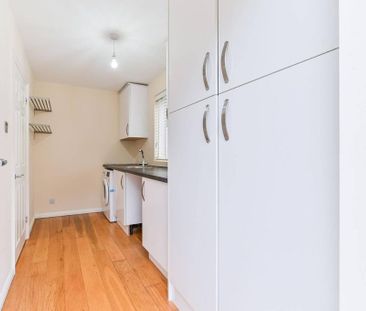 4 bedroom end of terrace house to rent - Photo 1