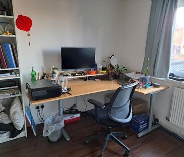 Room in a Shared House, Burgess Road, SO16 - Photo 2