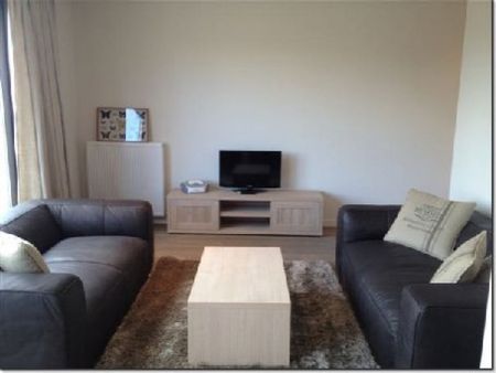 CENTRE VILLE : APPARTEMENT MEUBLE 2 CHAMBRES + TERRASSE + PARKING - Bruxelles 1 - Foto 3