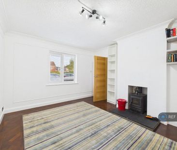 4 bedroom detached house to rent - Photo 3