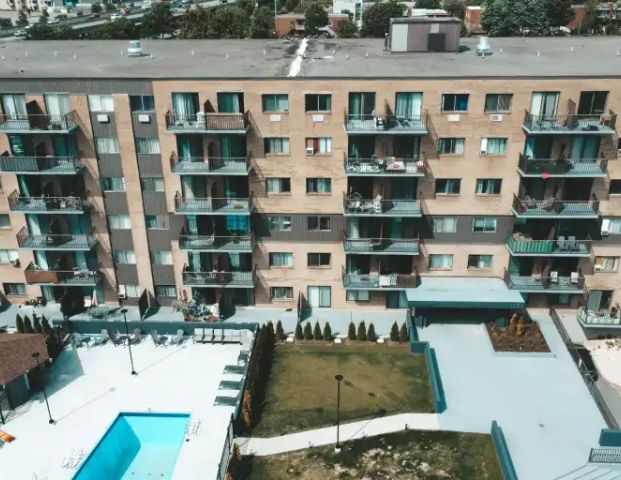 Domaine Mistral | 1111 Rue Mistral, Montreal - Photo 1