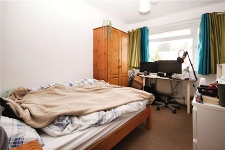 Guildford Park Avenue, Guildford, Surrey, GU2 7NN - Photo 2