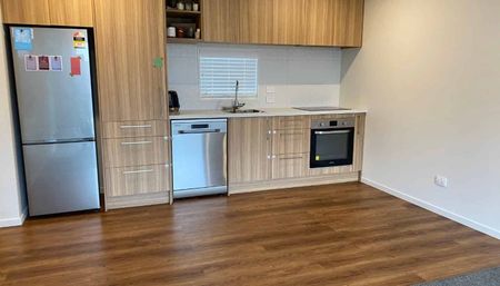 Modern Two Bedroom Townhouse - Photo 3