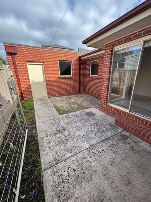 Freshly Updated, 3 Bedroom, 2 Bathroom - Photo 1