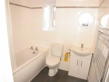 1 bedroom ground floor flat to rent - Photo 5