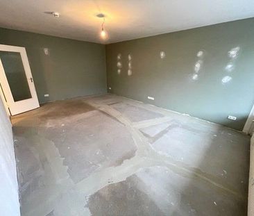 Entdecken Sie die Möglichkeiten: Renovierungsbedürftige 1-Zimmer-Wo... - Photo 3