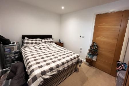 83 East Street, Epsom, KT17 - Photo 3