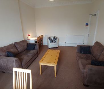3 bedroom apartment to rent - Photo 2