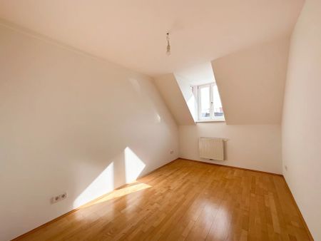 Sonnendurchflutete DACHGESCHOSS-Wohnung nahe KUTSCHKERMARKT | 5 min Fußweg zur U6 Station Michelbeuern AKH - Photo 2