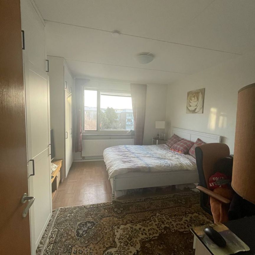 Gösta Berlings gata, Hisings Backa - Photo 1