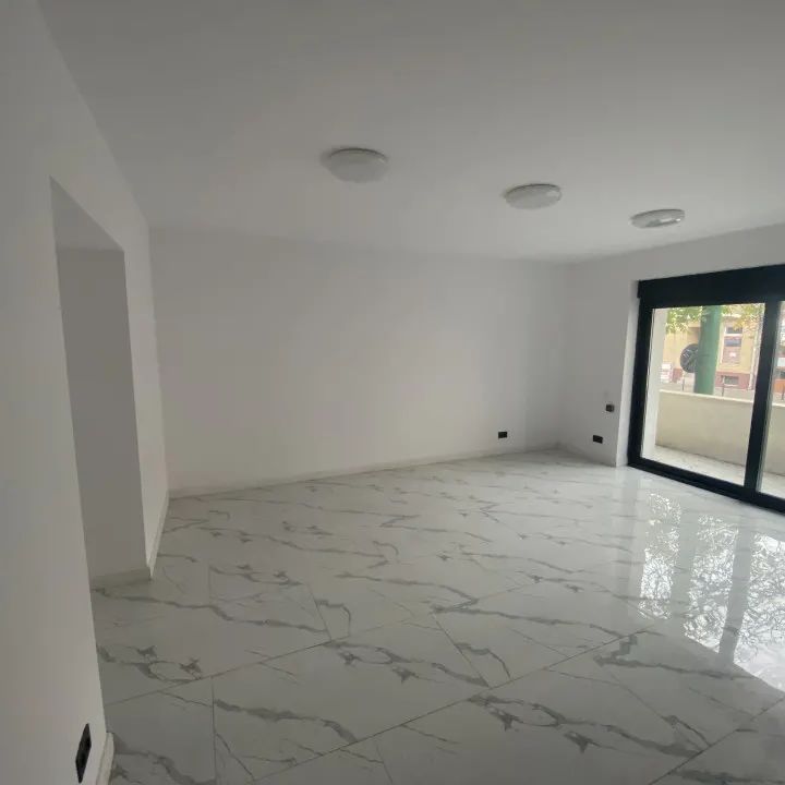 Cladire de biouri/ clinica cu o suprafata de 800 mp D+P+1E+M . - Photo 1