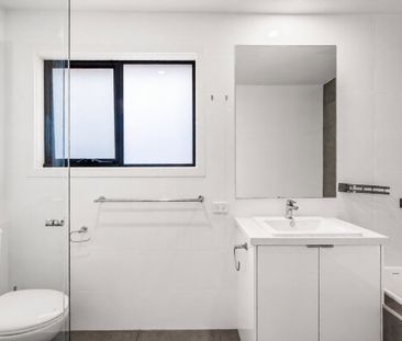 Modern Townhouse in Prime Location - Photo 6