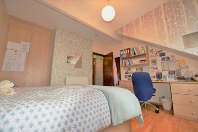 5 bedroom House in Harold Grove, Leeds - Photo 5