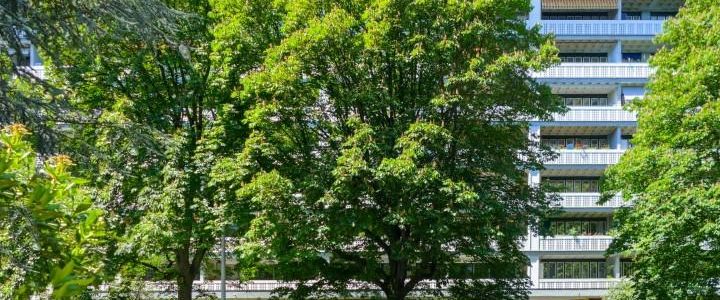 Appartement traversant de 4.5 pièces au 1er étage avec balcon. - Foto 1