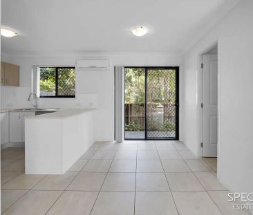 “Tidy modern home in convenient location” - Photo 5