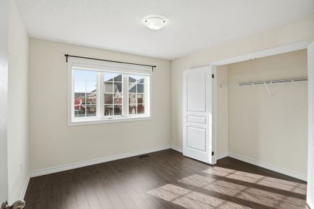 For Lease - 600 Sanderson Crescent, Milton, Ontario - Photo 4