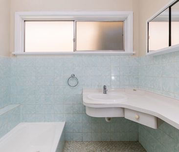 Apply via realestate.com.au only - Photo 3