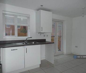 3 bedroom semi-detached house to rent - Photo 4