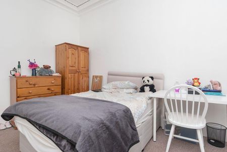 5 bedroom flat to rent - Photo 4